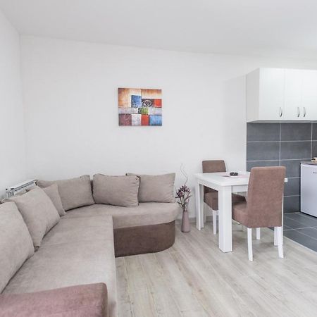 Apartmani Centar لوزنيكا المظهر الخارجي الصورة