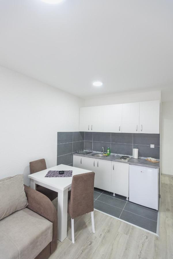 Apartmani Centar لوزنيكا المظهر الخارجي الصورة