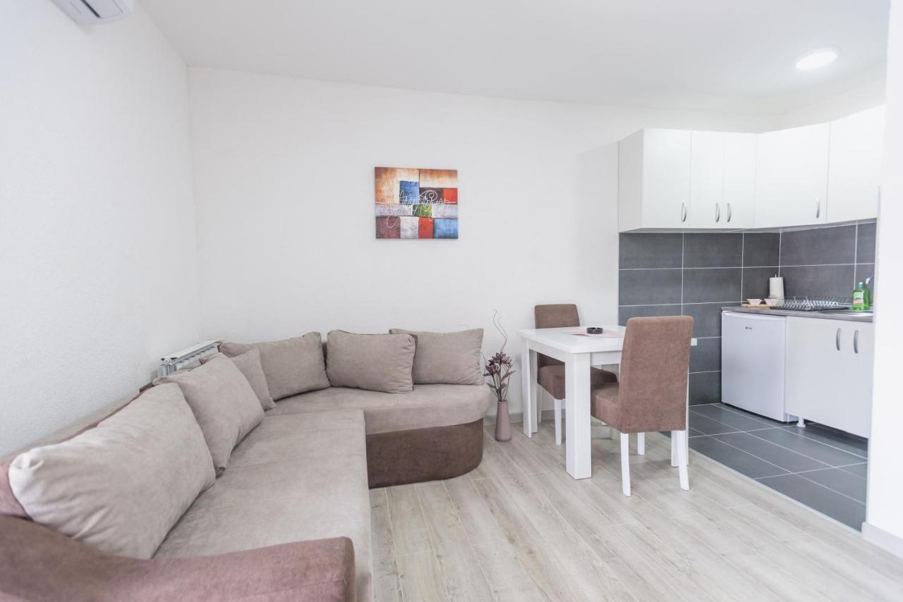 Apartmani Centar لوزنيكا المظهر الخارجي الصورة