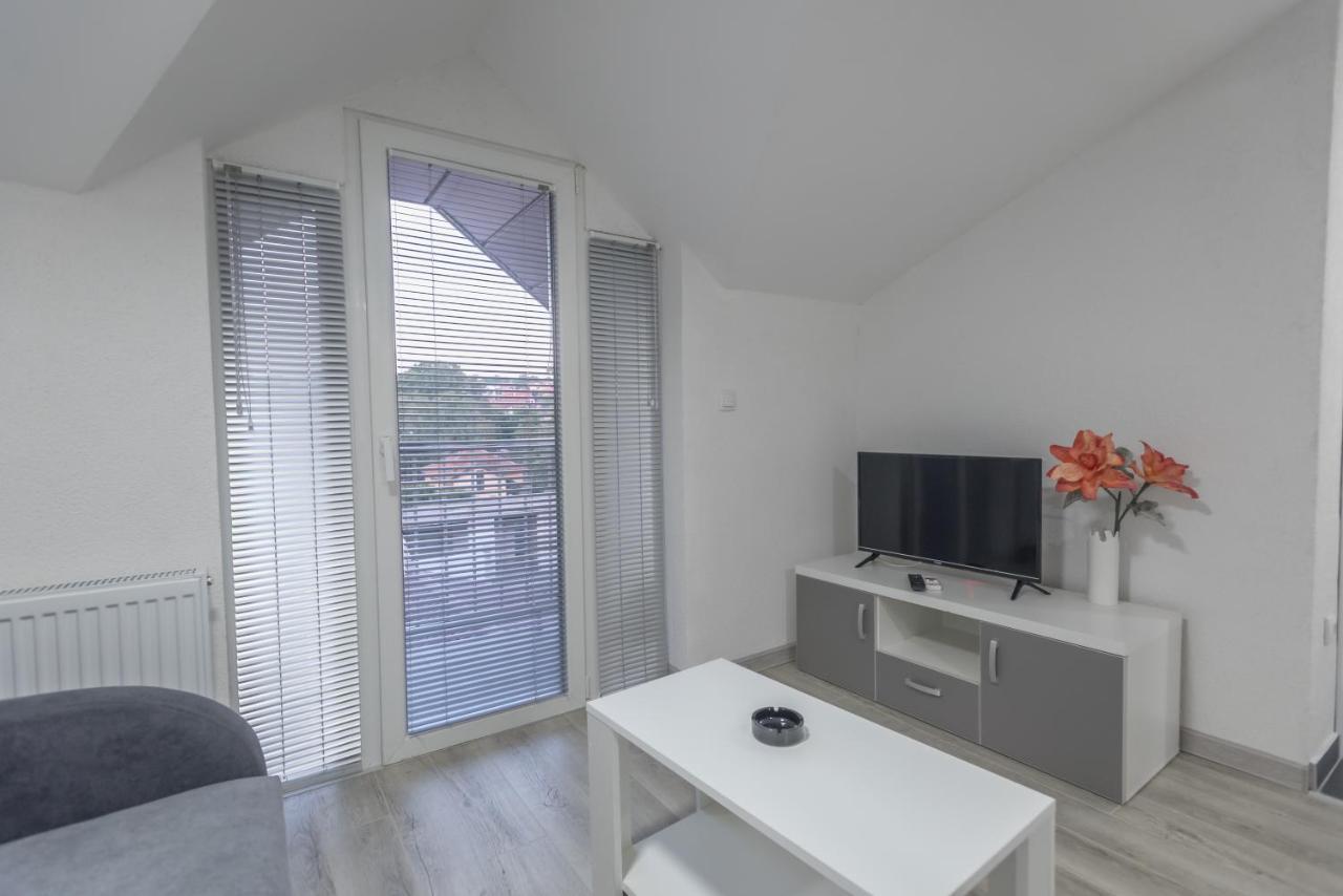 Apartmani Centar لوزنيكا المظهر الخارجي الصورة