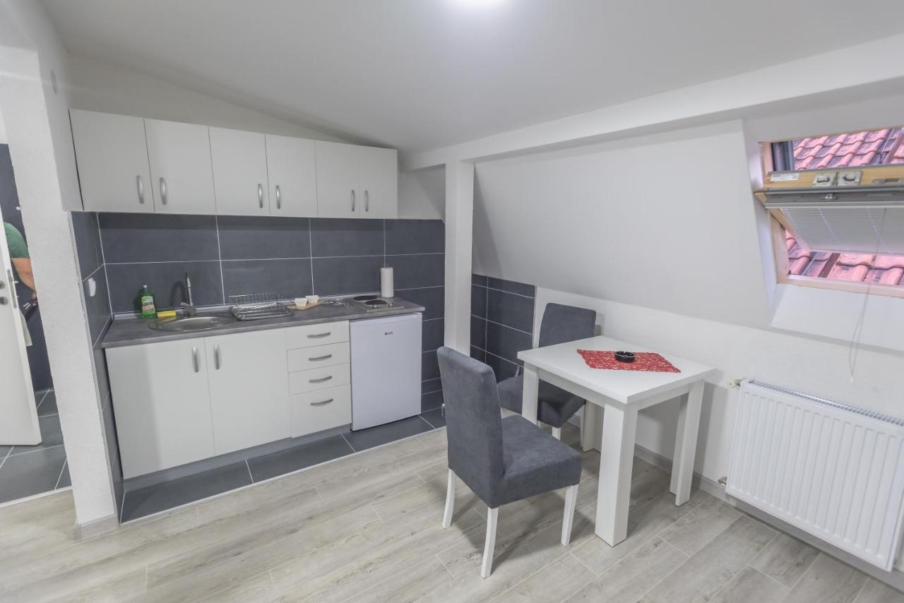 Apartmani Centar لوزنيكا المظهر الخارجي الصورة
