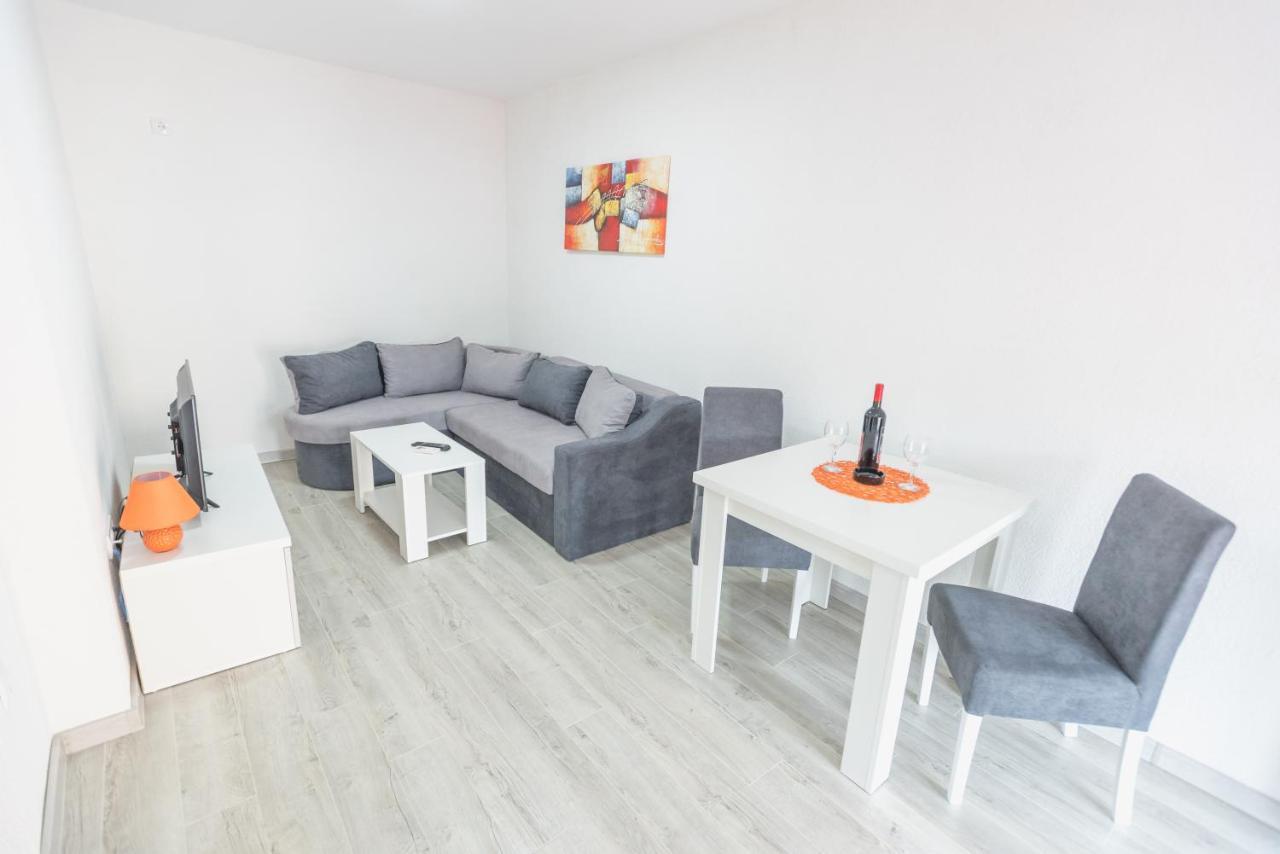Apartmani Centar لوزنيكا المظهر الخارجي الصورة