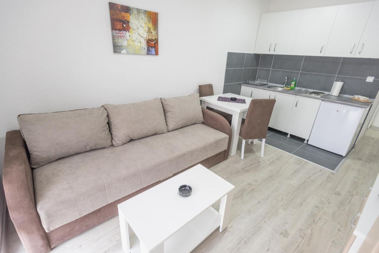 Apartmani Centar لوزنيكا المظهر الخارجي الصورة
