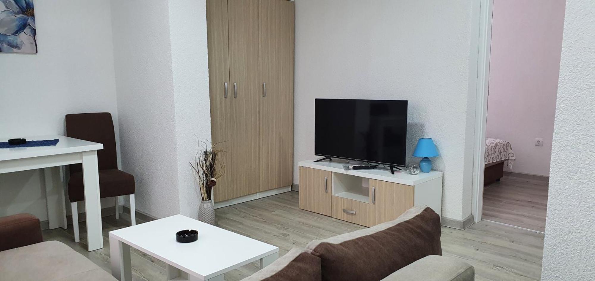 Apartmani Centar لوزنيكا الغرفة الصورة