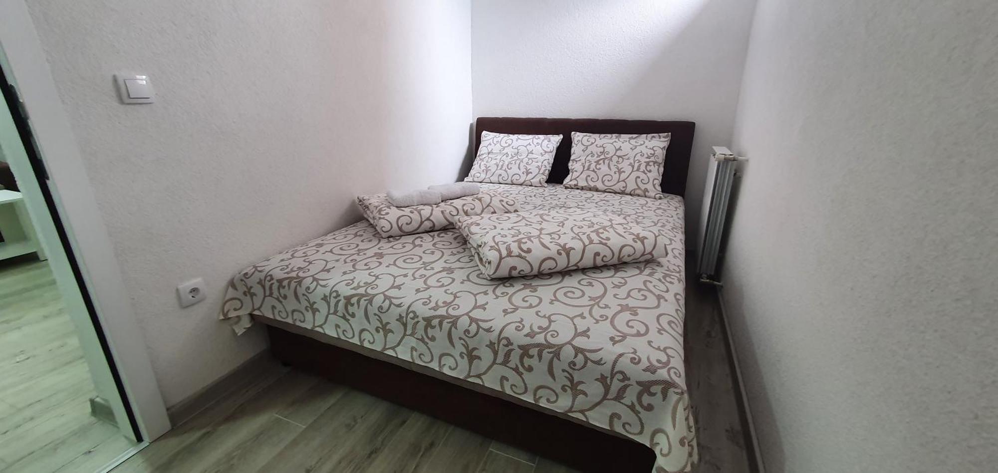 Apartmani Centar لوزنيكا الغرفة الصورة